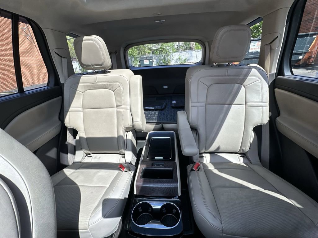 Used 2022 Lincoln Aviator Grand Touring w/ Equipment Group 301A AWD/4WD image 26