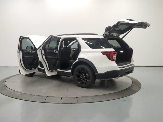 Used 2024 Ford Explorer ST-Line w/ Class IV Trailer Tow Package AWD/4WD image 14