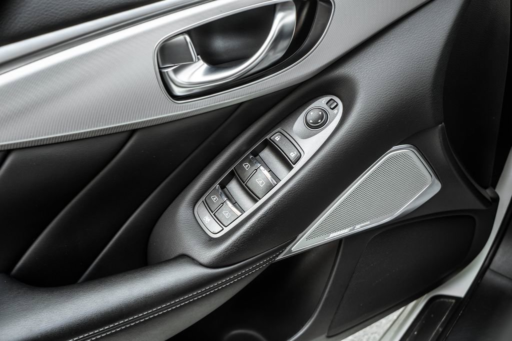 Used 2021 INFINITI Q50 Luxe image 15