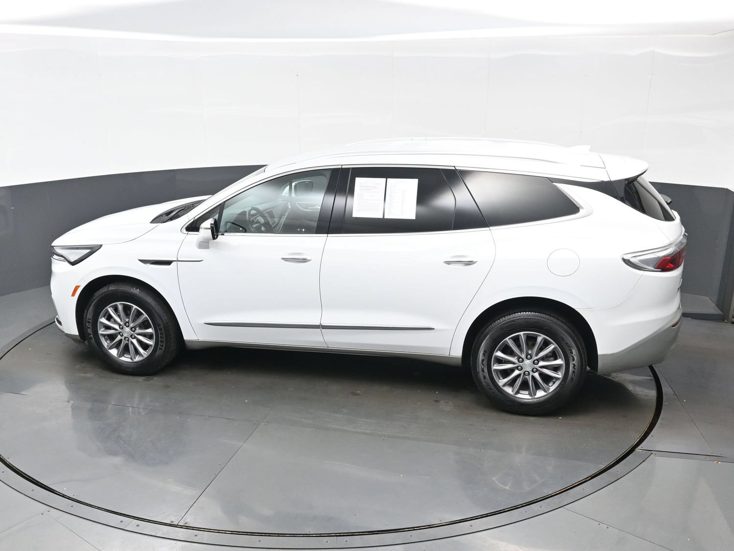 Used 2022 Buick Enclave Essence AWD/4WD image 37