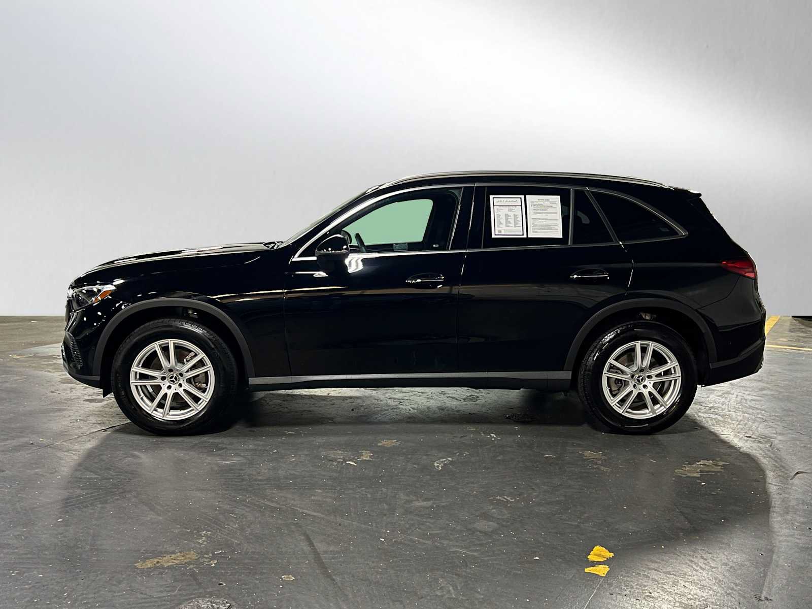 Used 2025 Mercedes-Benz GLC 300 image 6