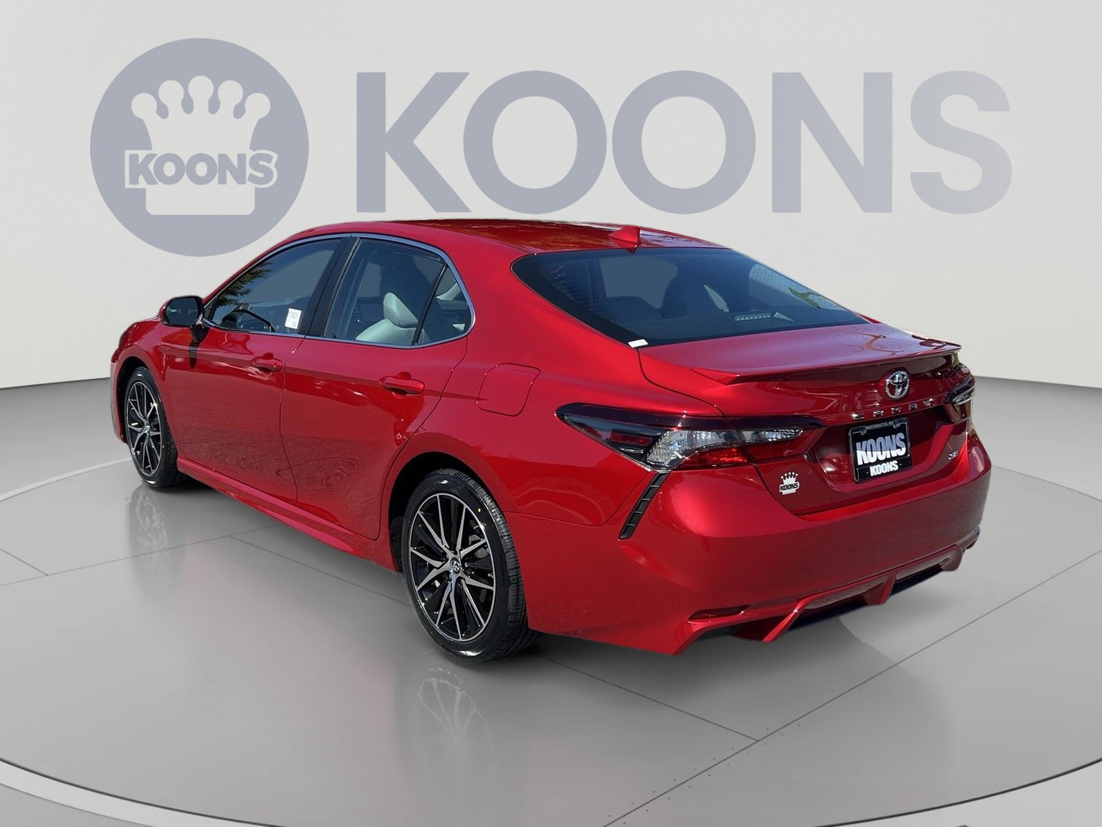 Used 2022 Toyota Camry SE FWD image 4
