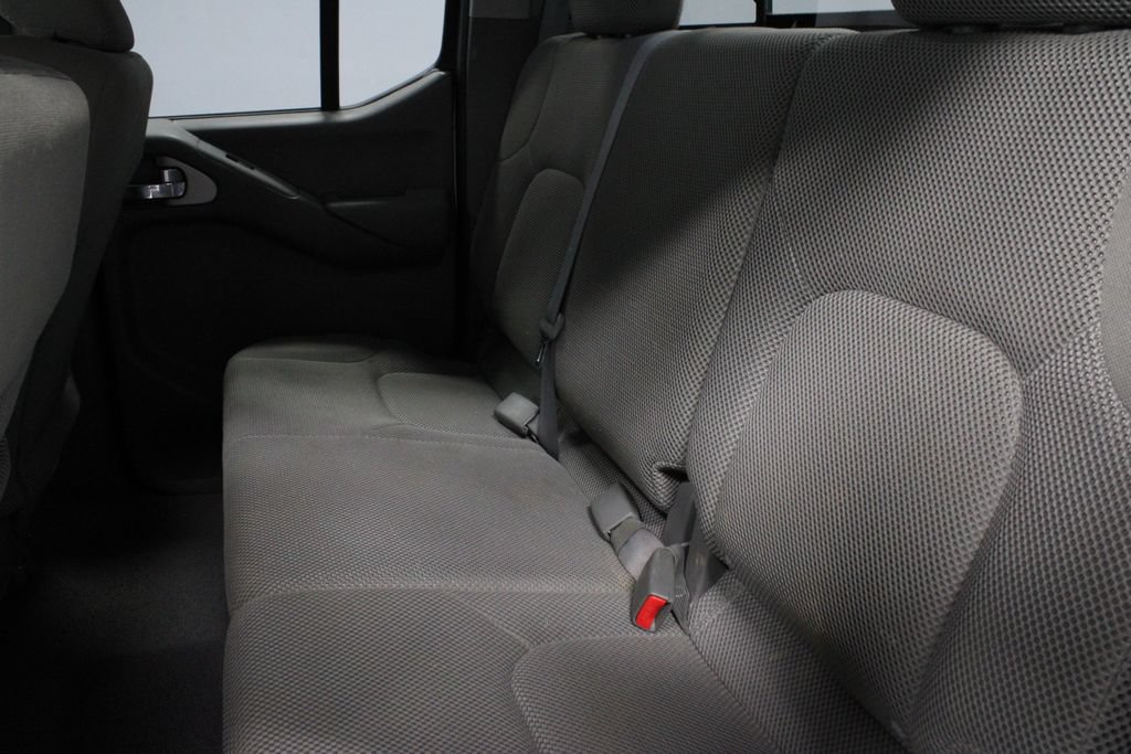 Used 2015 Nissan Frontier SV w/ SV Value Truck Package AWD/4WD image 22