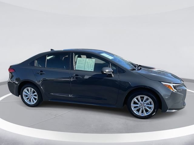 Used 2024 Toyota Corolla LE w/ LE Convenience Package image 4