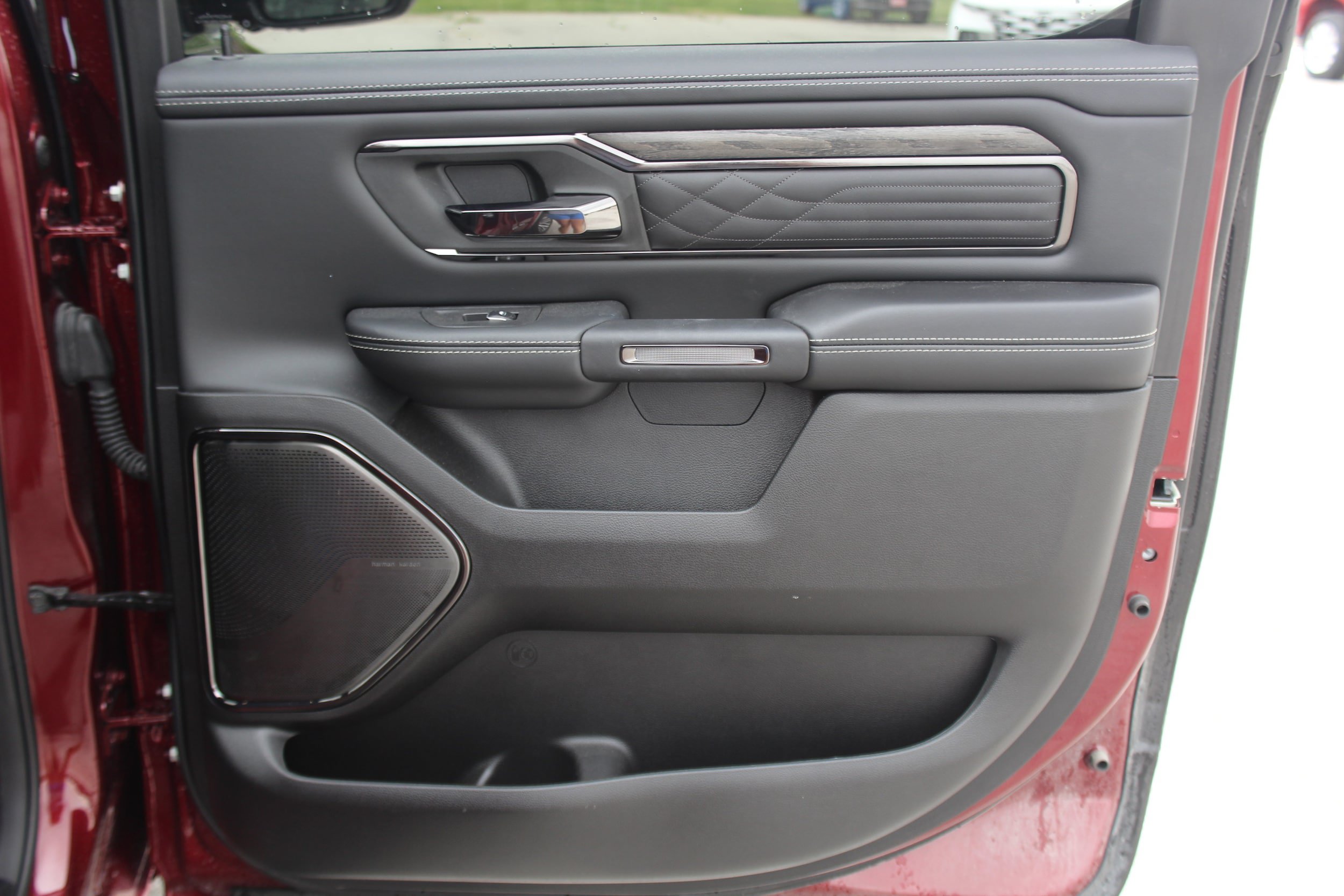 Used 2025 RAM 1500 Limited AWD/4WD image 25