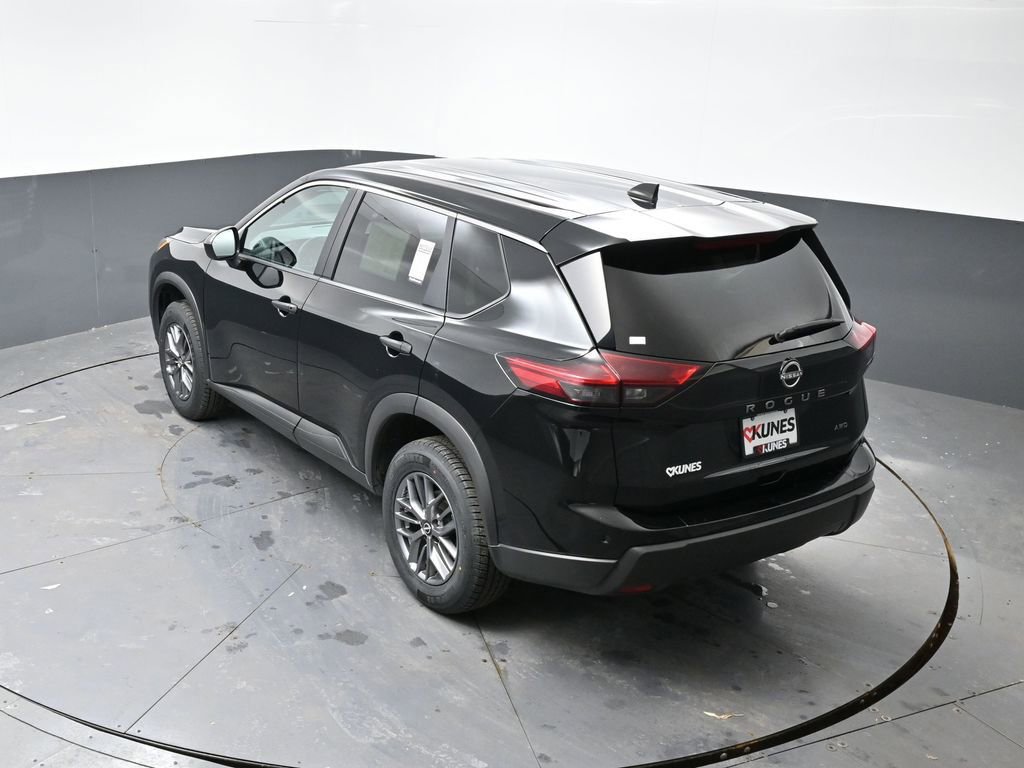 Used 2024 Nissan Rogue S image 21