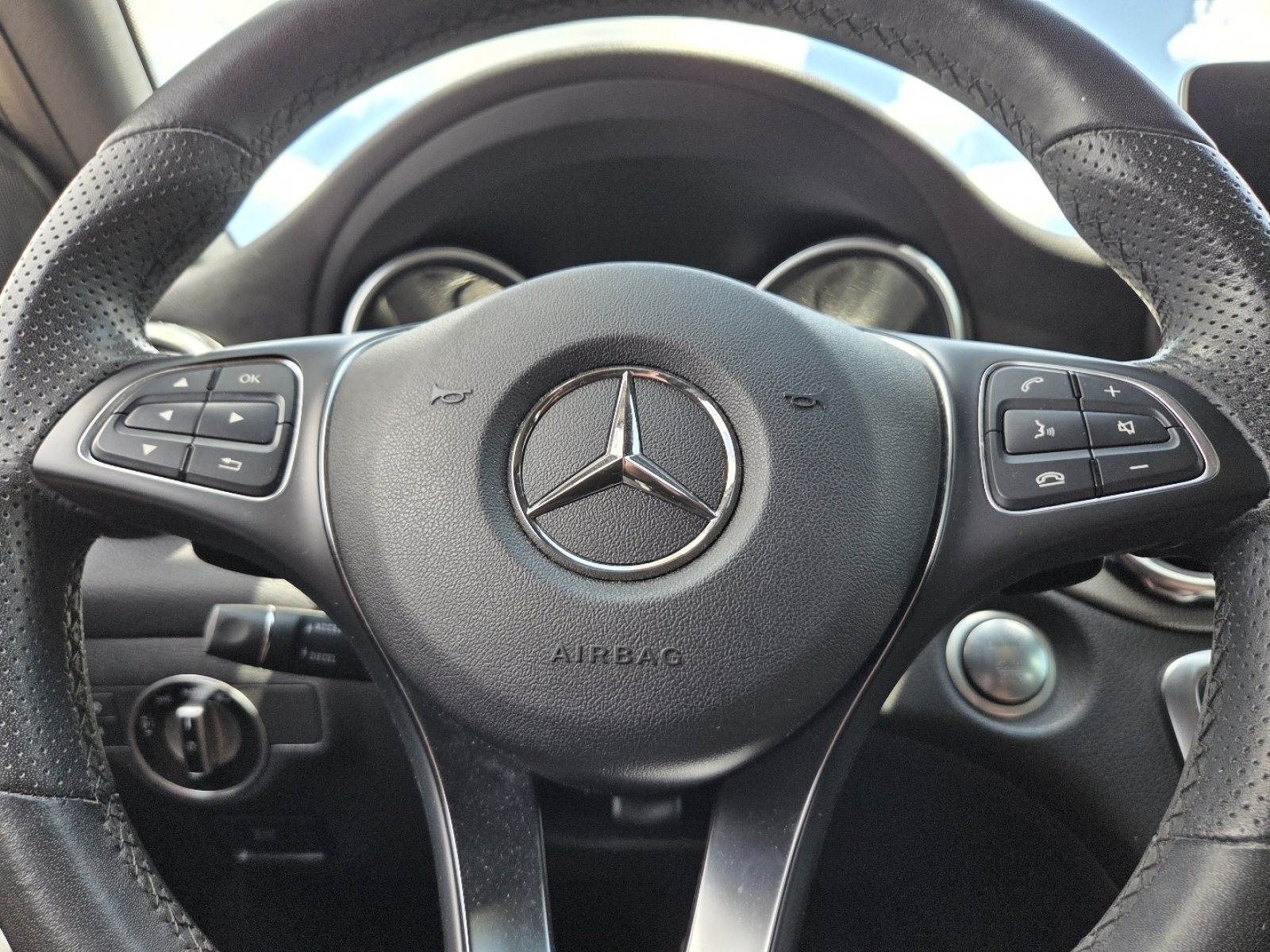 Used 2020 Mercedes-Benz GLA 250 4MATIC image 28