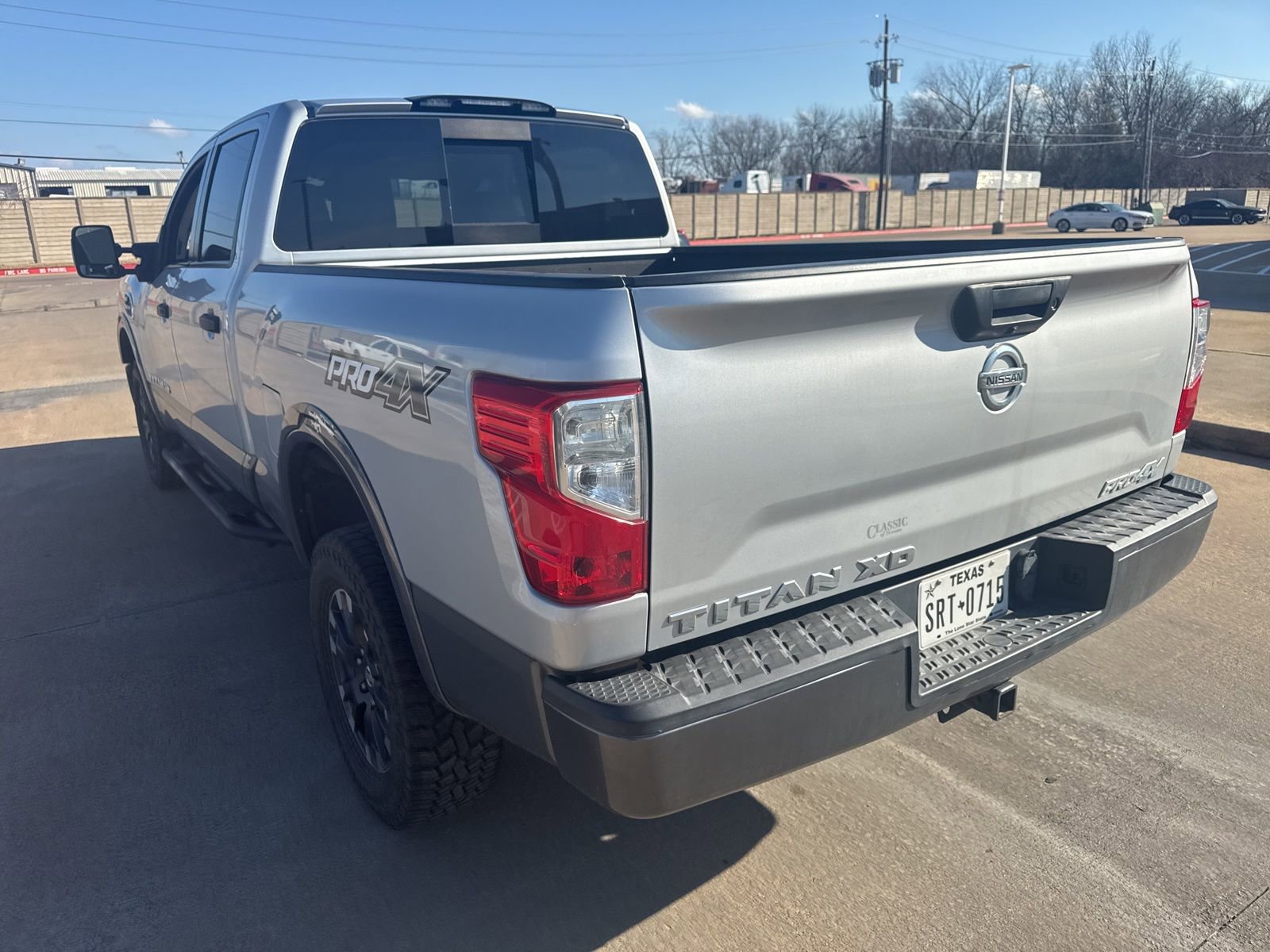 Used 2018 Nissan Titan PRO-4X image 5