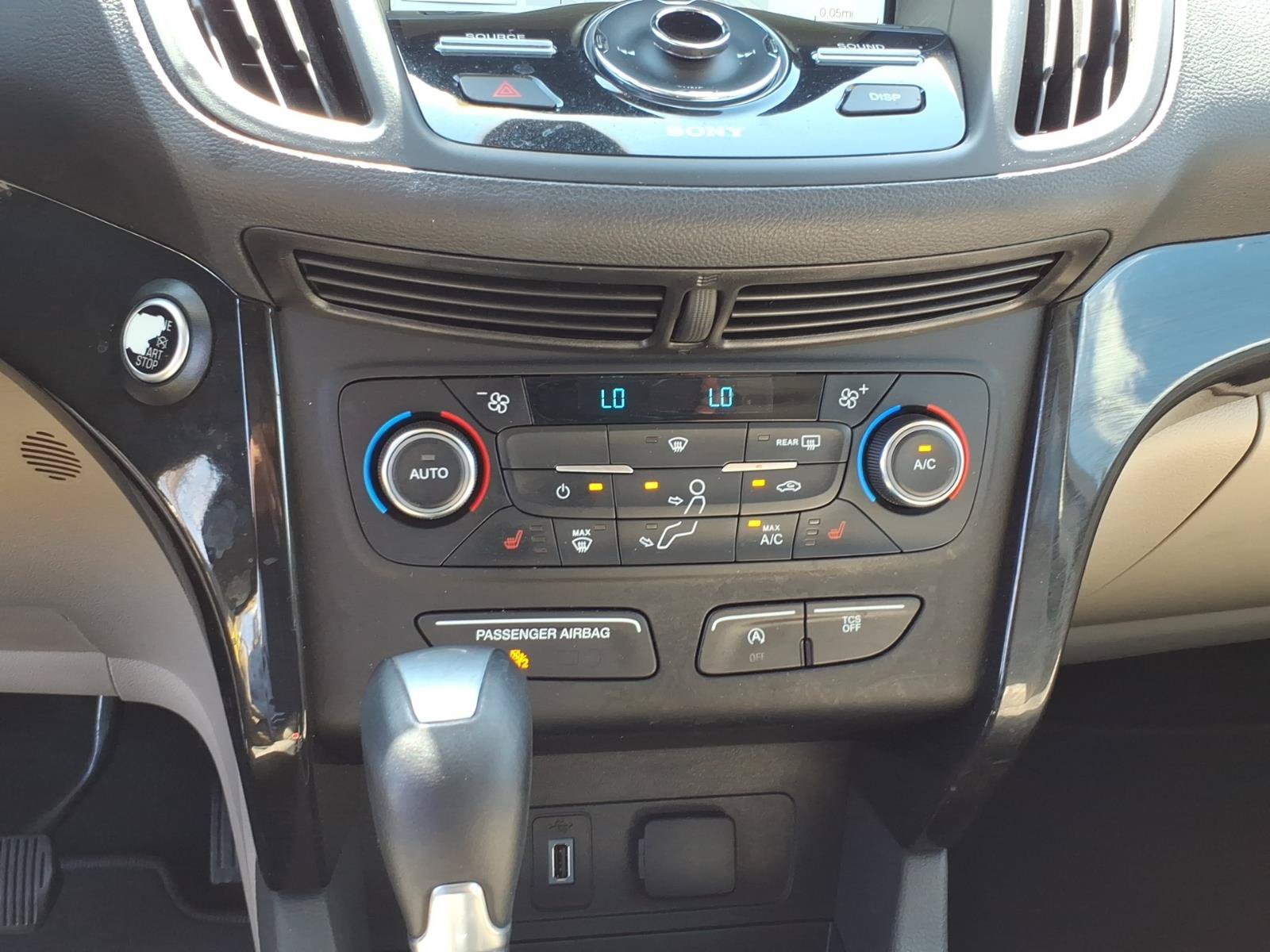 Used 2017 Ford Escape Titanium AWD/4WD image 21