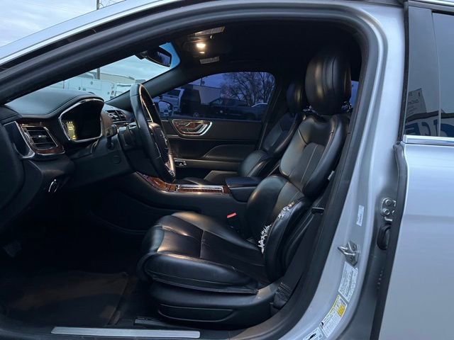 Used 2018 Lincoln Continental Premiere FWD image 24