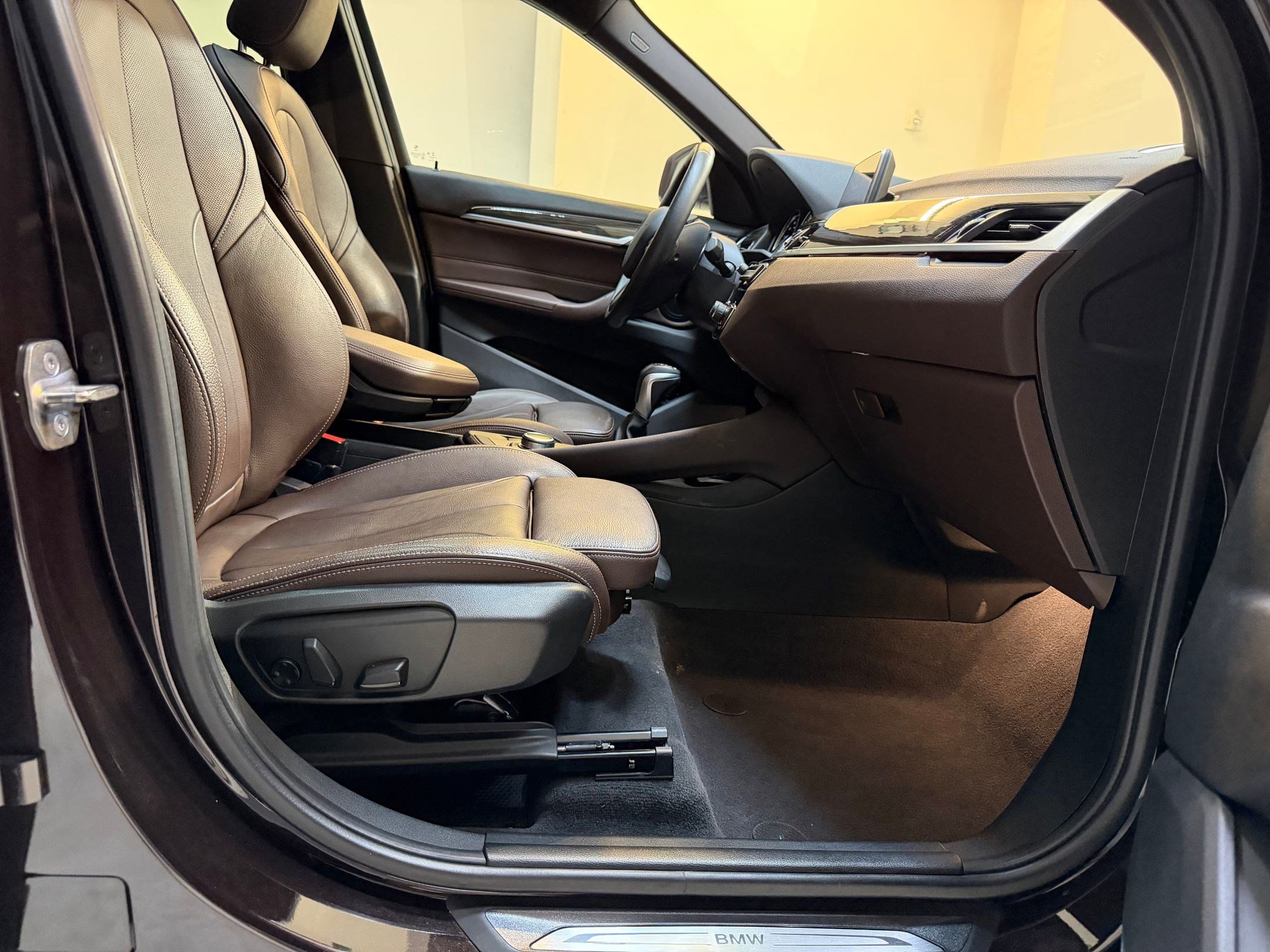 Used 2019 BMW X1 sDrive28i w/ Convenience Package image 48