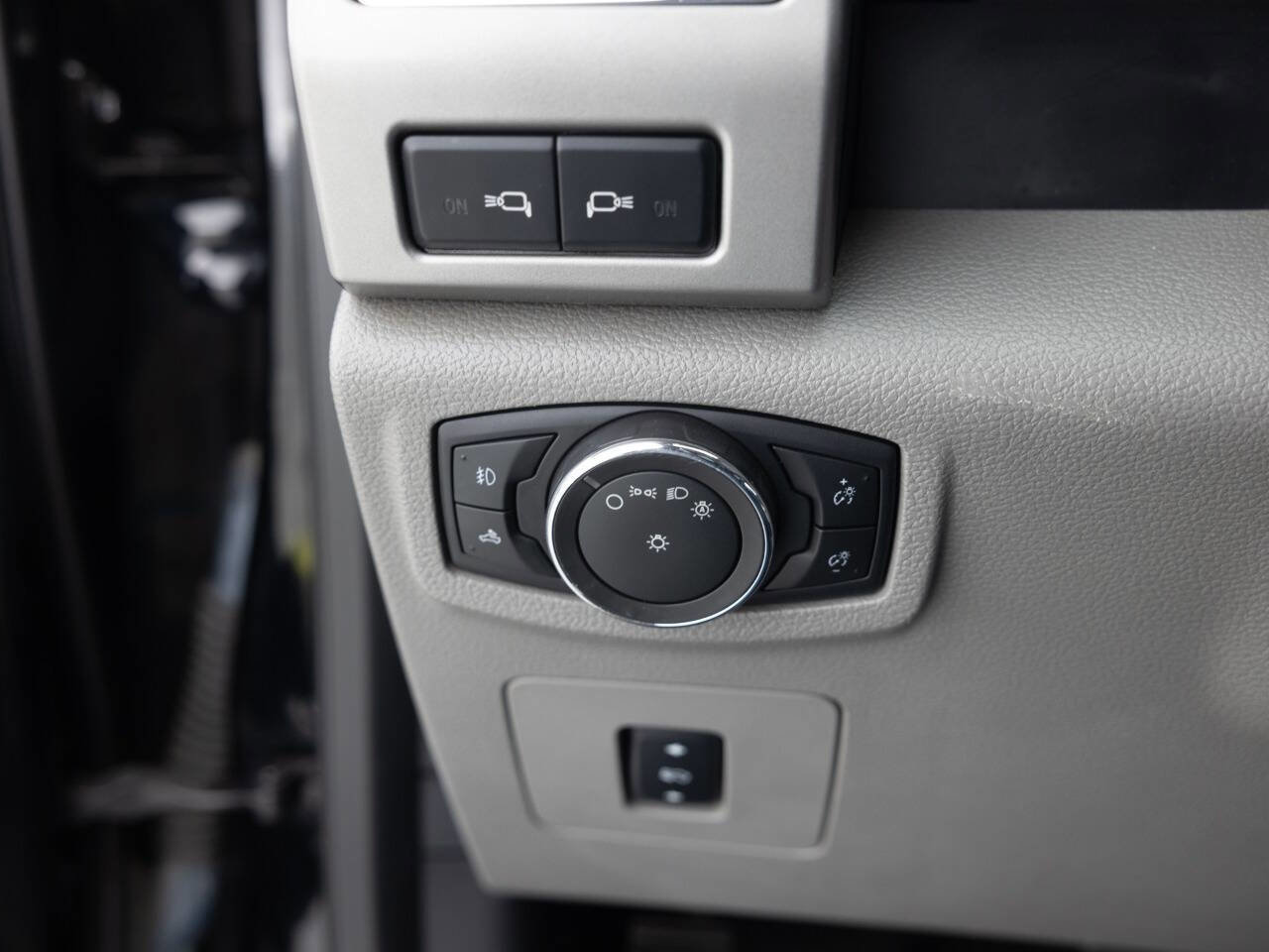 Used 2016 Ford F150 Lariat AWD/4WD image 41