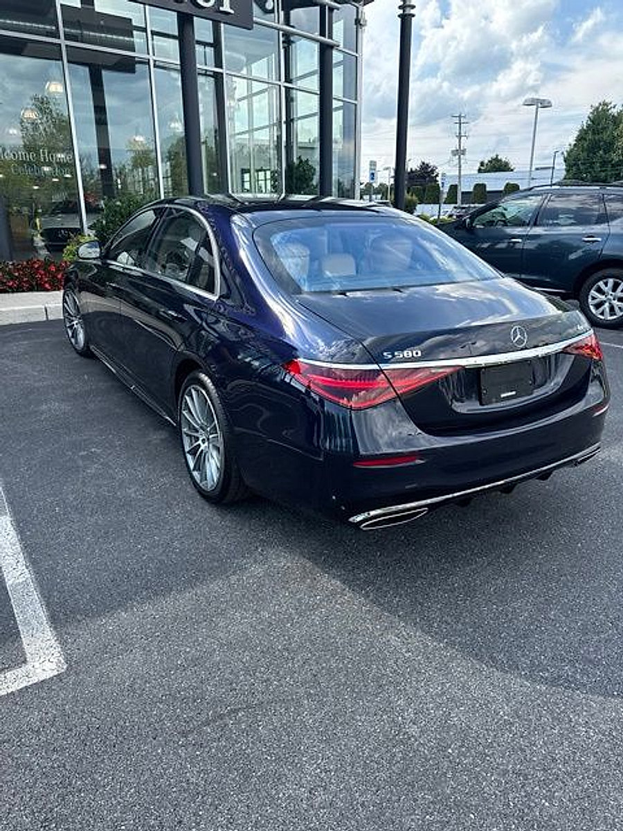 Used 2023 Mercedes-Benz S 580 4MATIC Sedan image 4