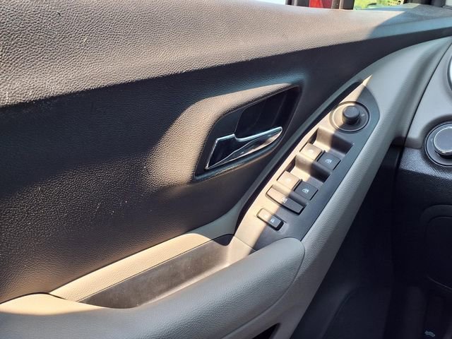 Used 2016 Chevrolet Trax LS w/ LPO, Cargo Package FWD image 17