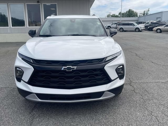 Used 2024 Chevrolet Blazer LT w/ Midnight/Sport Edition FWD image 10