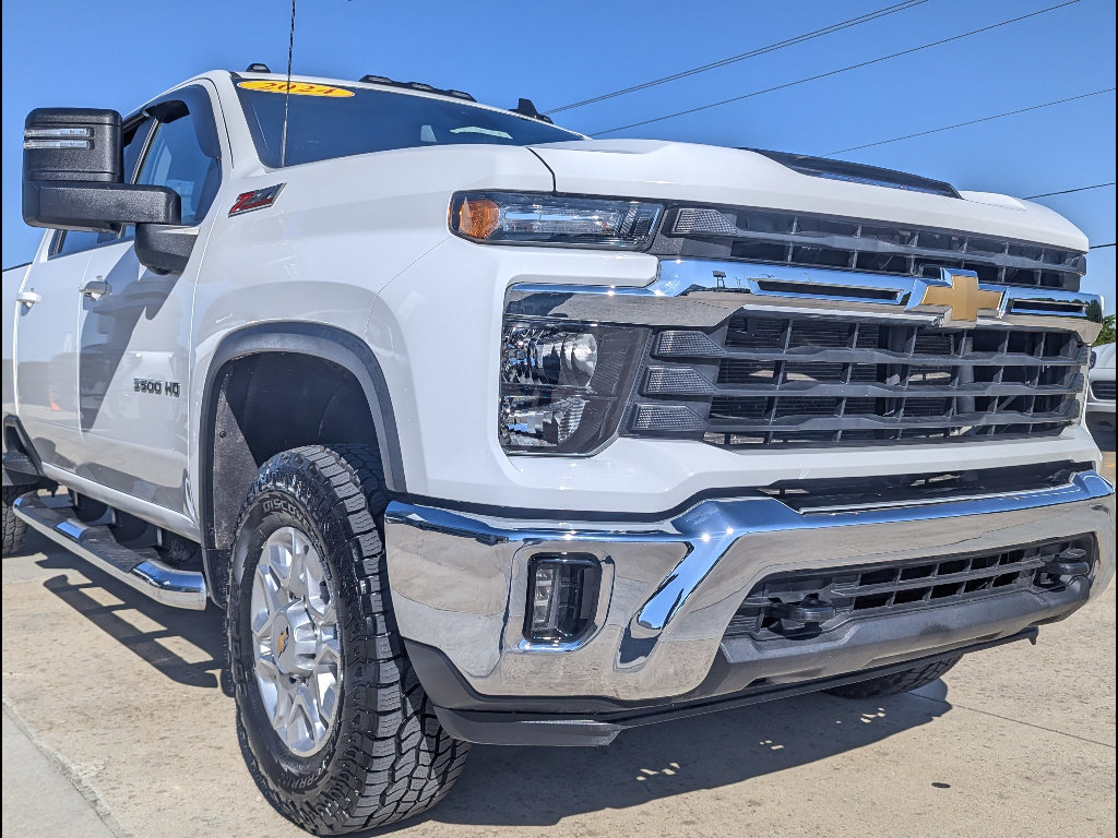 Used 2024 Chevrolet Silverado 3500 LT w/ Convenience Package AWD/4WD image 12