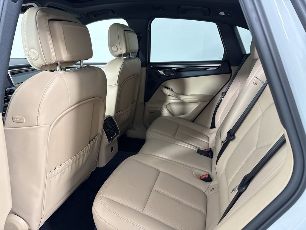 Certified 2025 Porsche Macan image 26