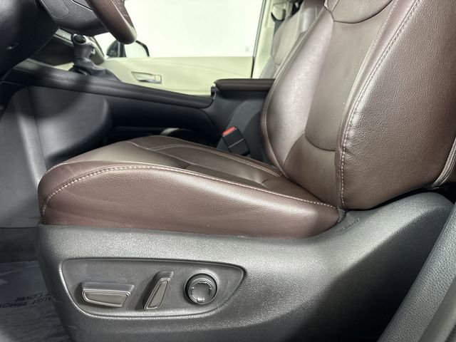Used 2022 Toyota Sienna Platinum image 22