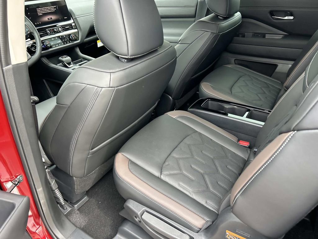 New 2026 Nissan Pathfinder Platinum w/ Lighting Package AWD/4WD image 19