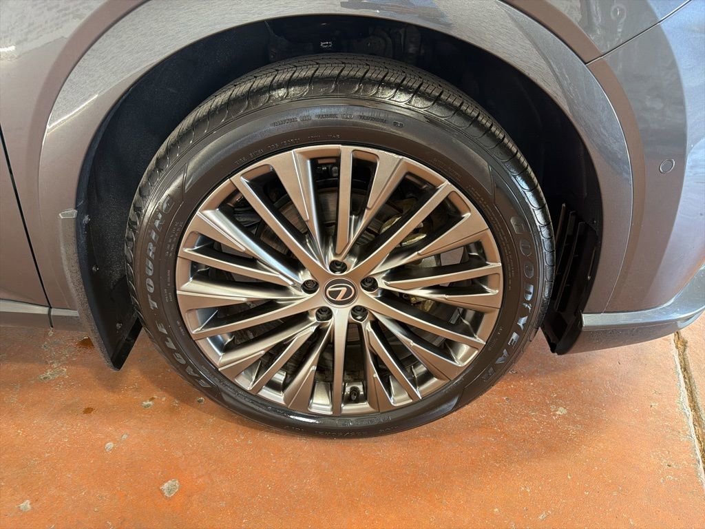 Used 2024 Lexus RX 350 FWD w/ Convenience Package image 10