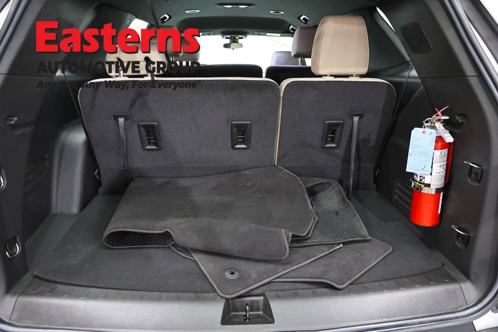 Used 2022 Chevrolet Traverse LS AWD/4WD image 9