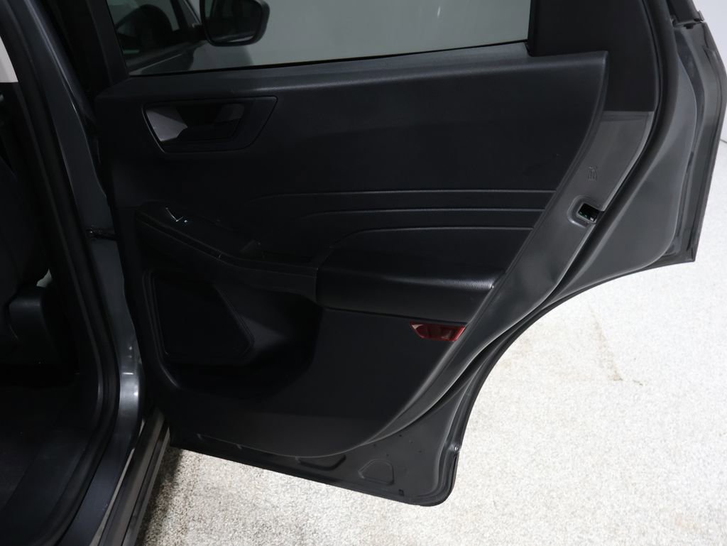 Used 2022 Ford Escape SE image 21