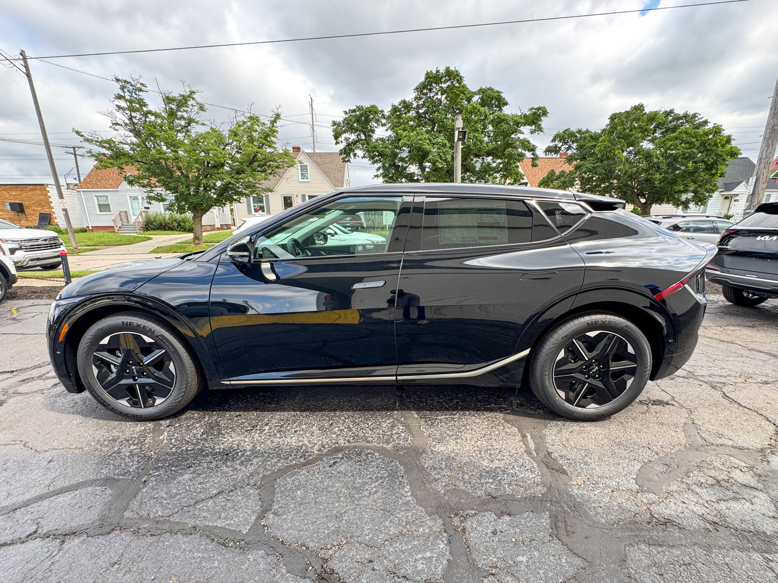 New 2025 Kia EV6 Wind image 8