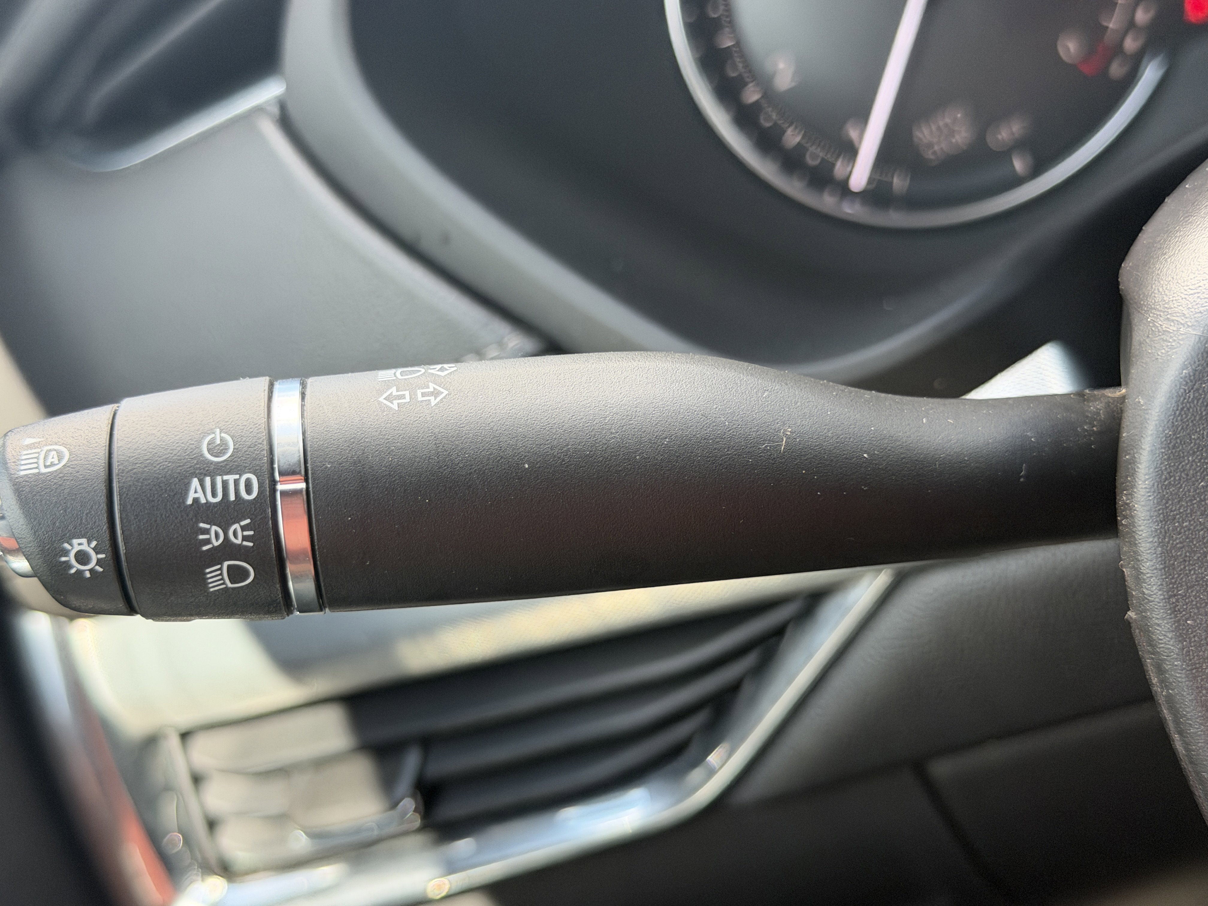 Certified 2023 Cadillac XT4 Premium Luxury w/ Enhanced Visibility Package image 25