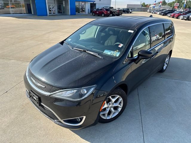 Used 2018 Chrysler Pacifica Touring Plus w/ Tire & Wheel Group FWD image 21
