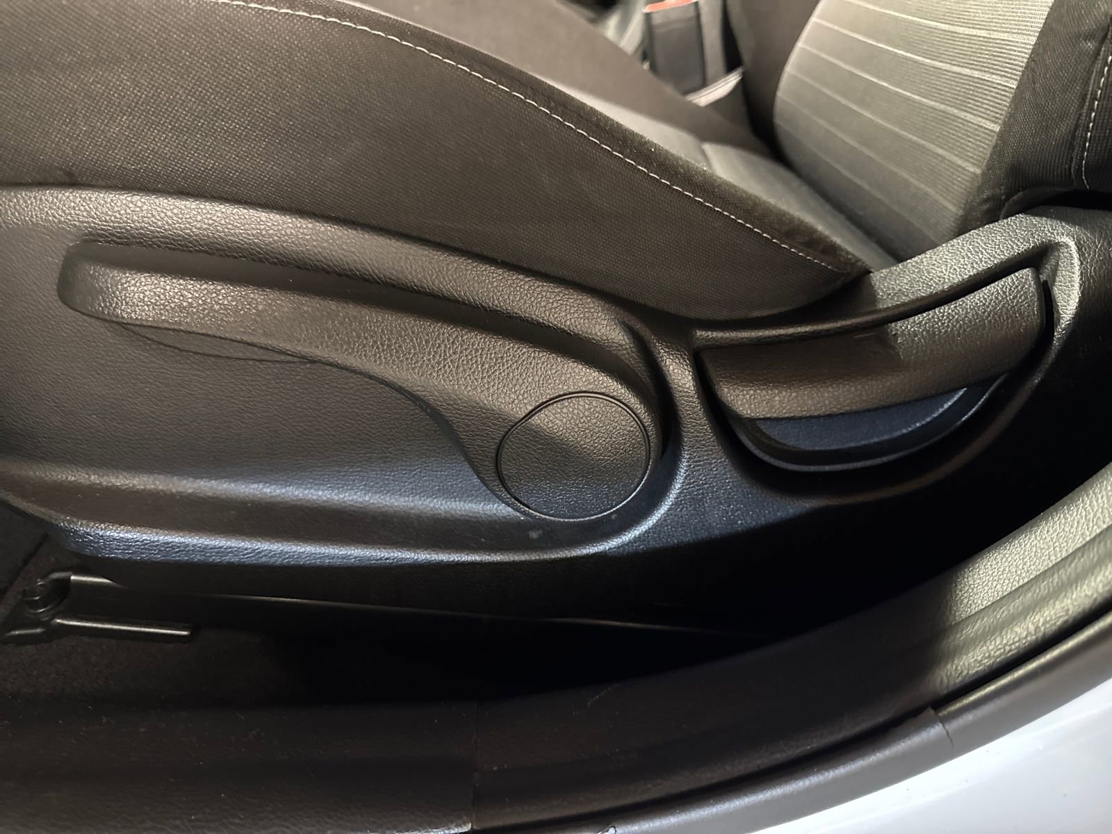 Used 2016 Kia Forte EX image 23