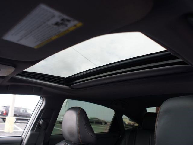 Used 2019 Toyota Avalon XSE image 6