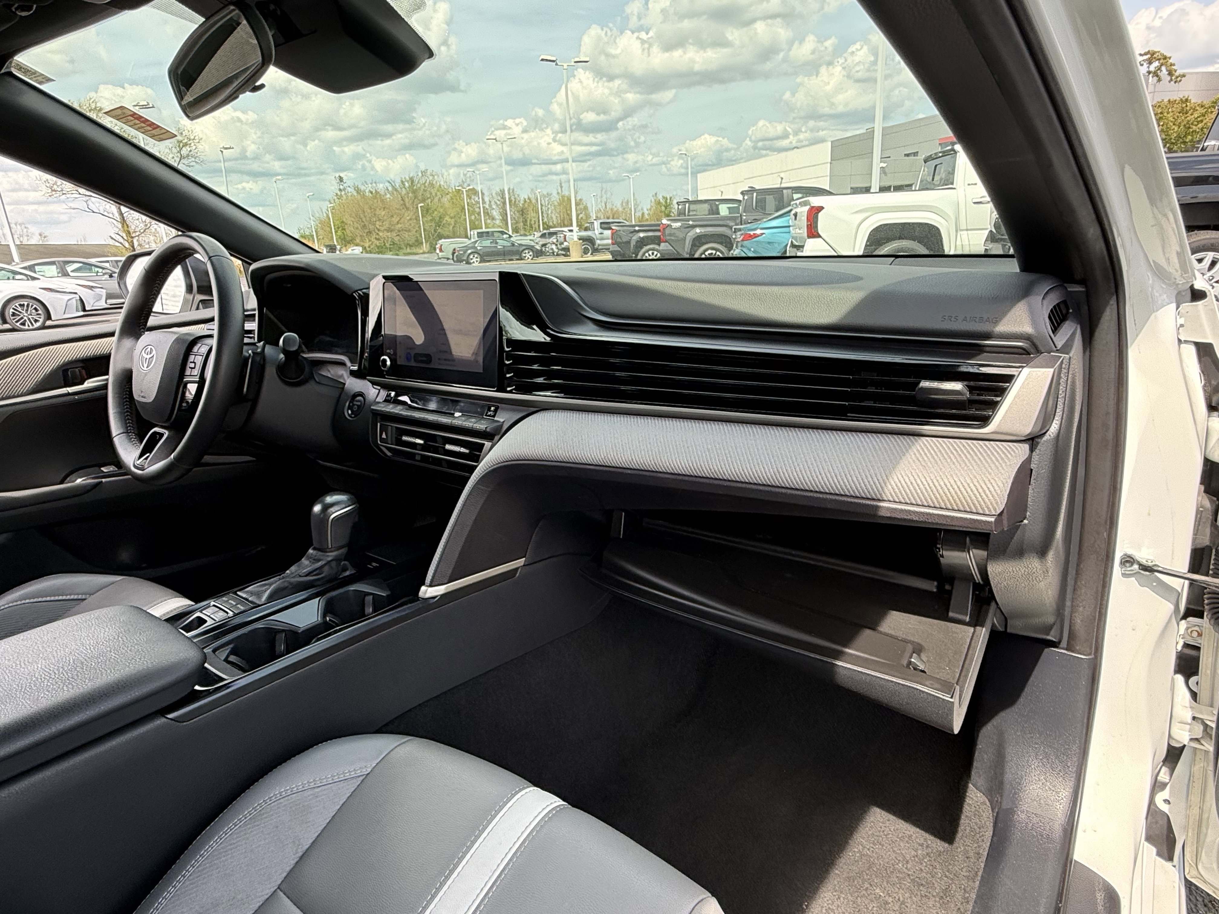 Used 2025 Toyota Camry SE FWD image 13