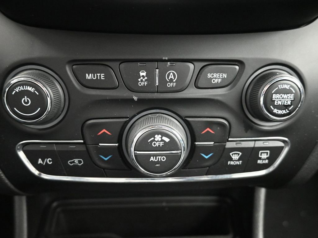 Used 2022 Jeep Cherokee Limited image 15