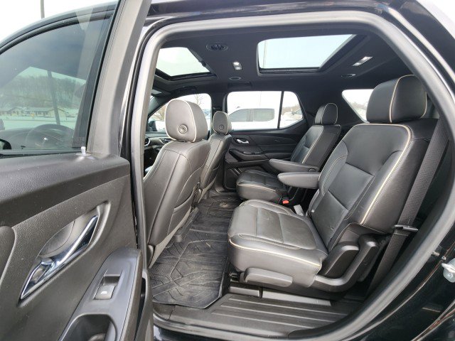 Used 2022 Chevrolet Traverse Premier w/ Redline Edition image 23