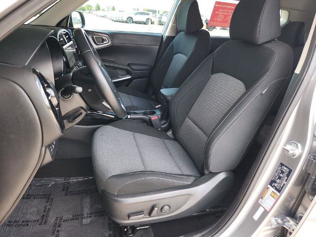 Used 2023 Kia Soul EX image 12
