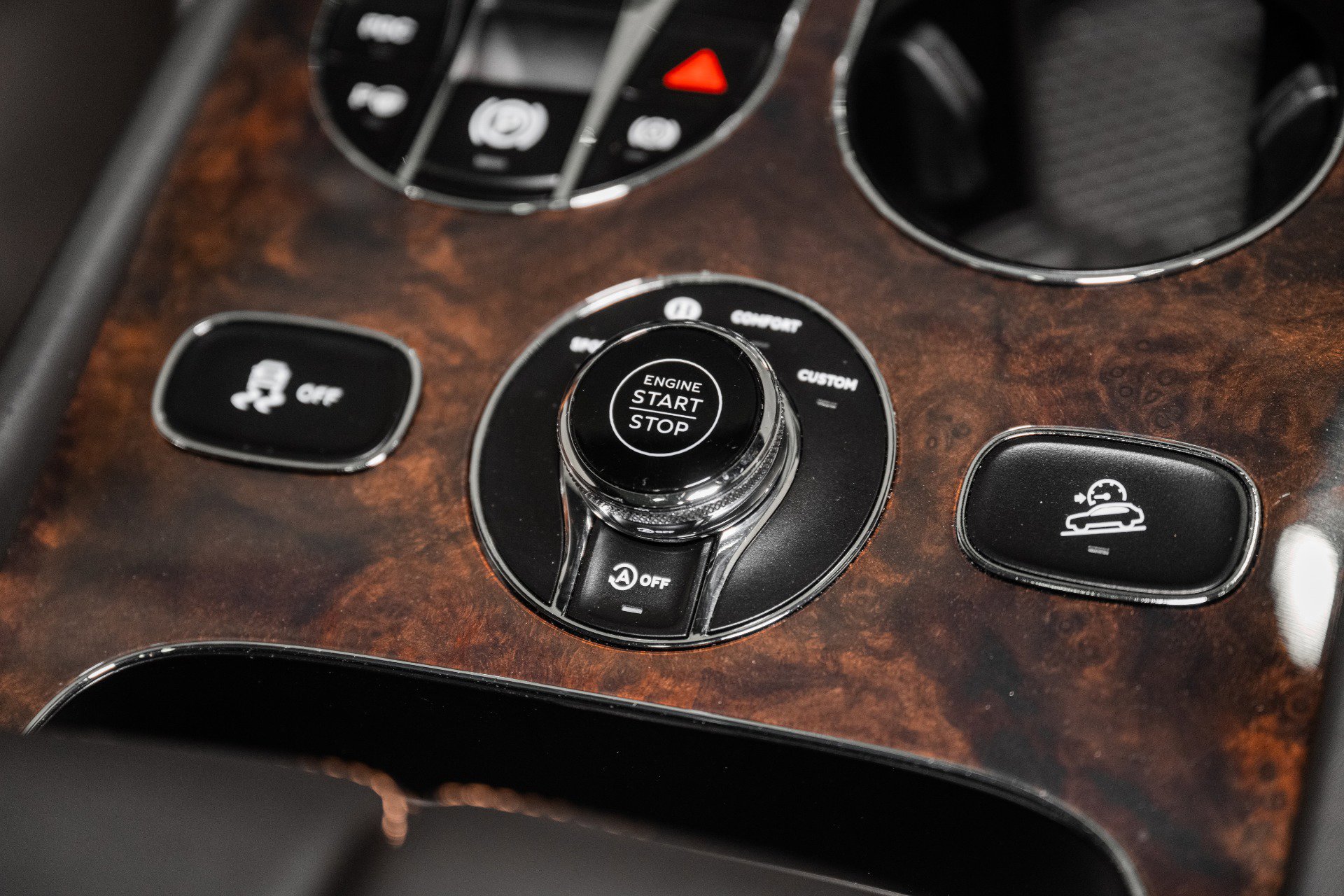 Used 2022 Bentley Bentayga image 46