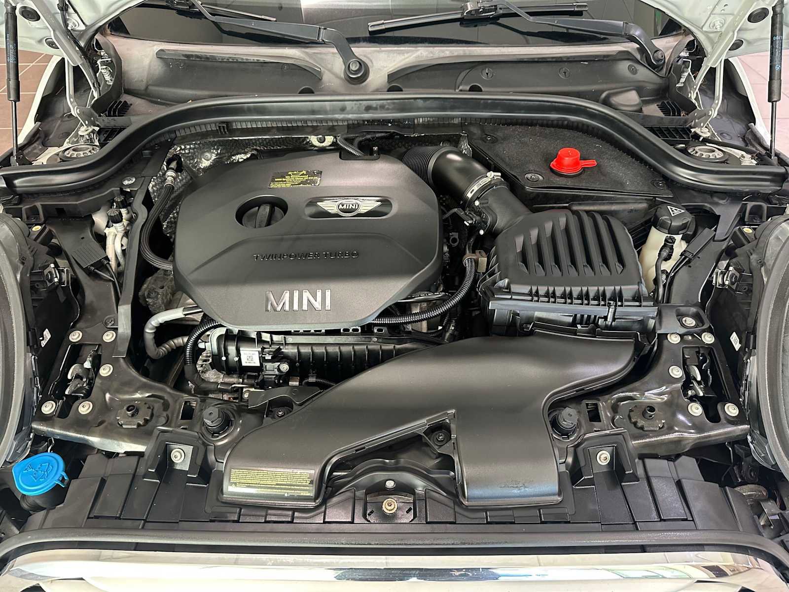 Used 2014 MINI Cooper 2-Door Hardtop image 9