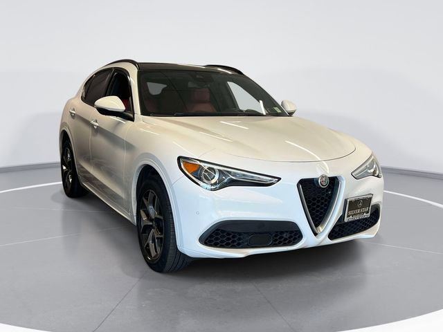 Used 2020 Alfa Romeo Stelvio Ti Sport AWD/4WD image 3