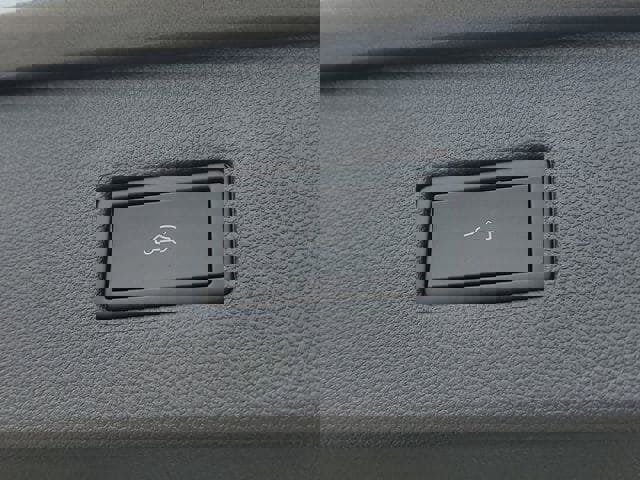 Used 2024 Volkswagen Tiguan SE R-Line image 10