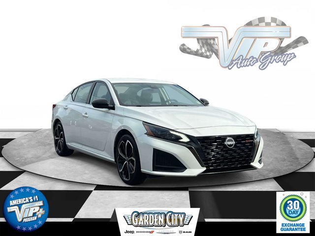 Used 2024 Nissan Altima 2.5 SR FWD image 1