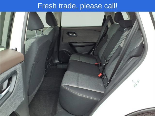 Used 2023 Nissan Rogue SV AWD/4WD image 12