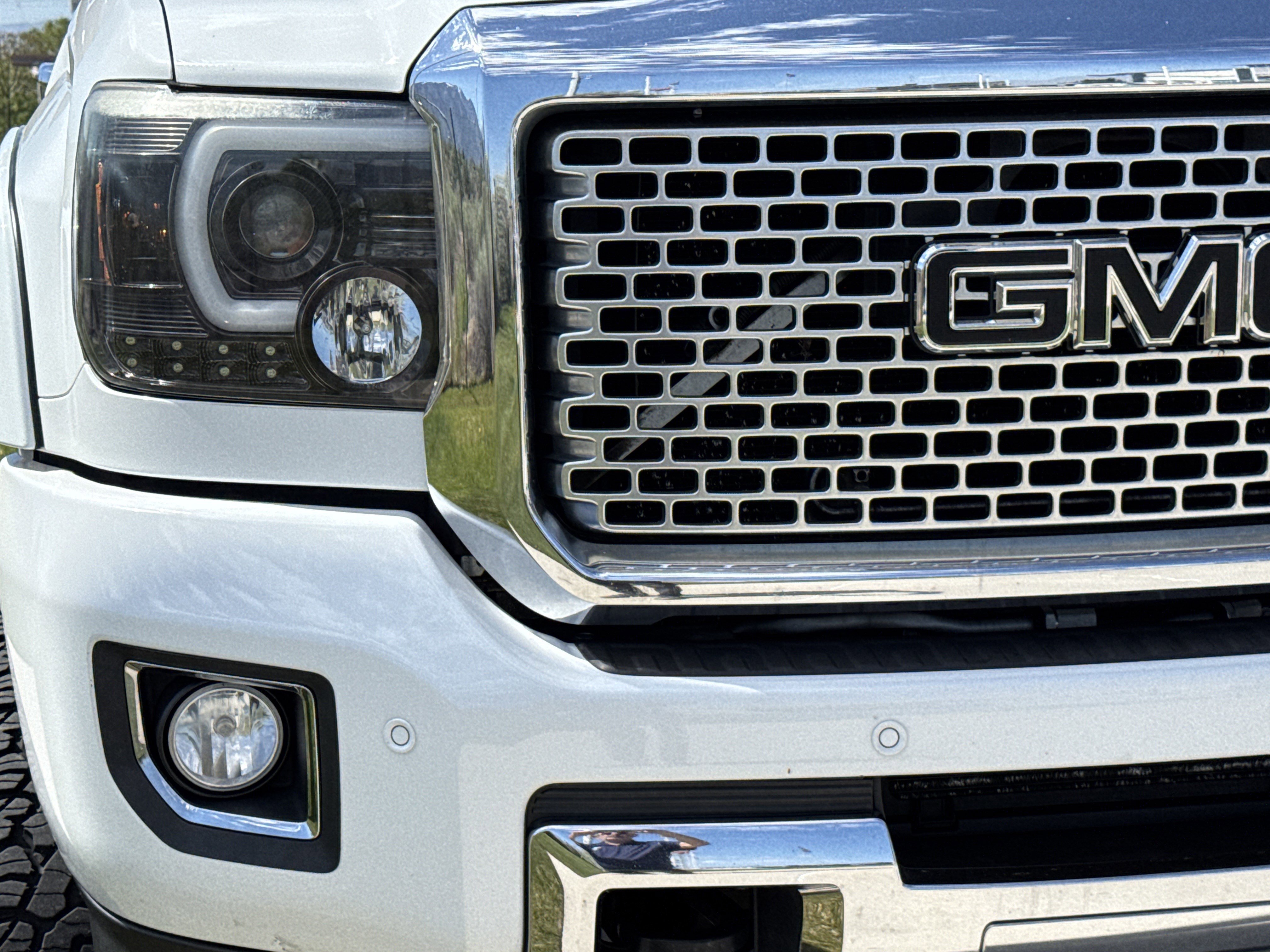Used 2017 GMC Sierra 2500 Denali AWD/4WD image 10