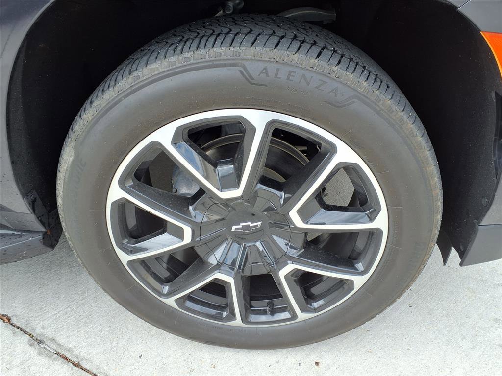 Used 2022 Chevrolet Tahoe RST w/ Luxury Package RWD image 7