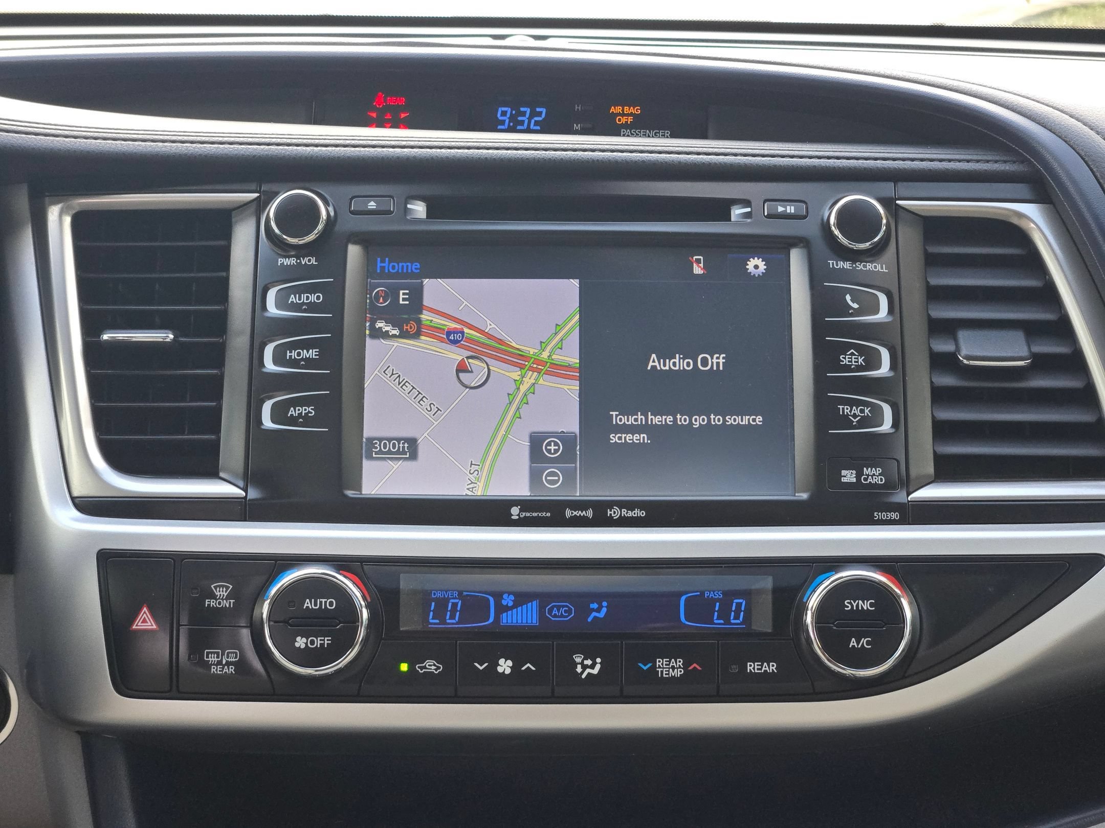 Used 2019 Toyota Highlander XLE FWD image 17