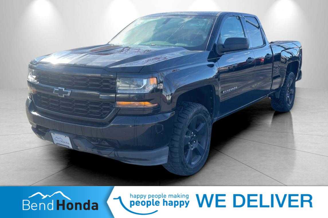 Used 2017 Chevrolet Silverado 1500 Custom image 1