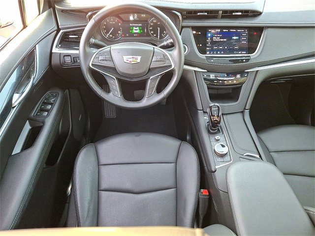 Used 2025 Cadillac XT5 Premium Luxury image 11