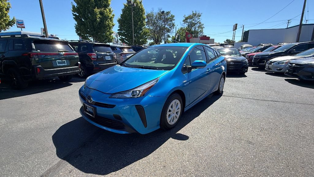 Used 2022 Toyota Prius L Eco FWD image 1