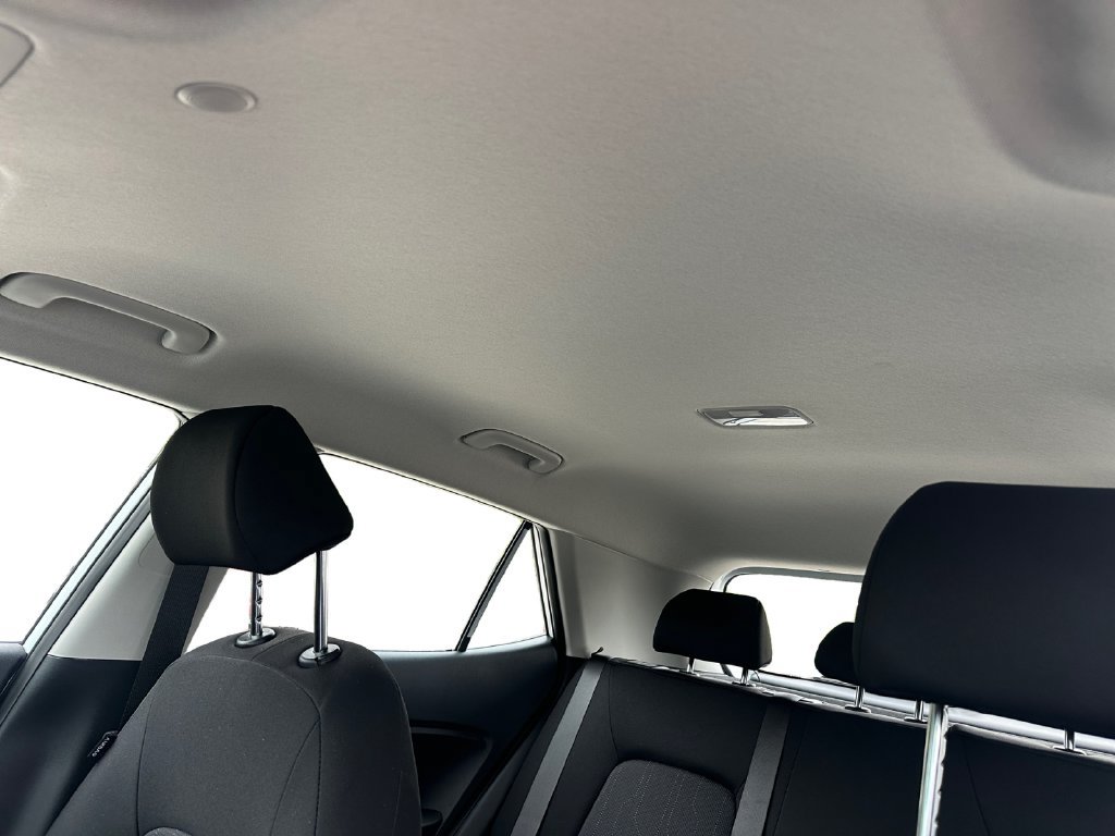 New 2026 Hyundai Venue SE FWD image 12