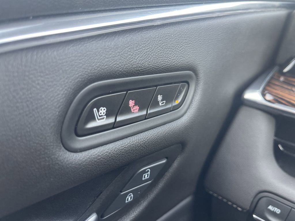 Used 2024 Cadillac Escalade Premium Luxury image 20