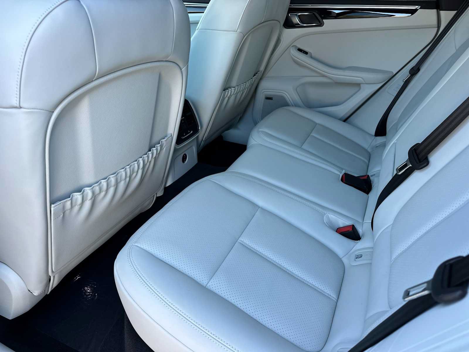 New 2025 Porsche Macan AWD/4WD image 14